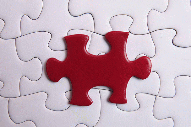 15 نشانه پنهان دلتنگی یک مرد عاشق